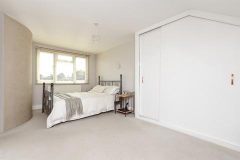 29 Spencer Road, Caterham, CR3 5LE