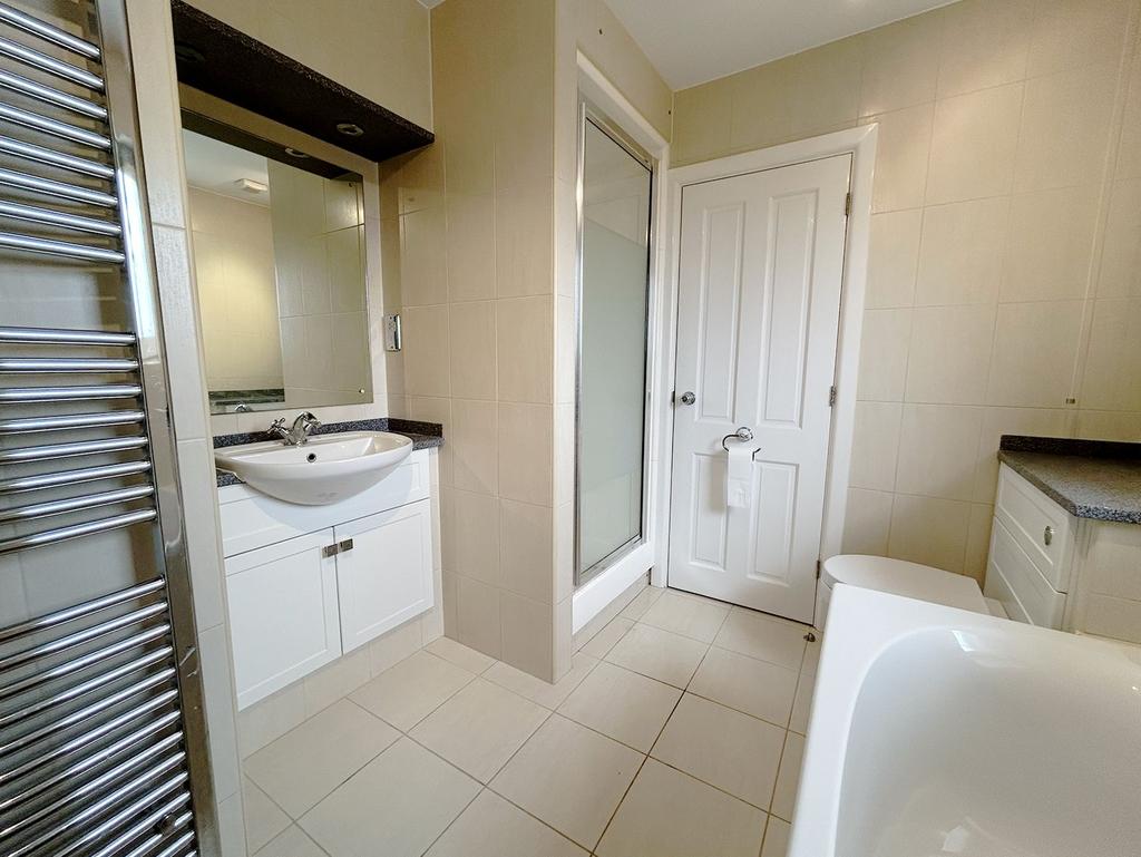 Jack and Jill ensuite