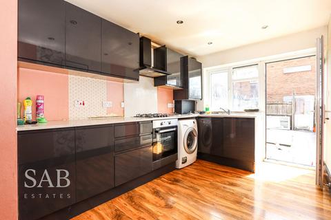 4 bedroom house to rent, Ruislip Road, Northolt, UB5