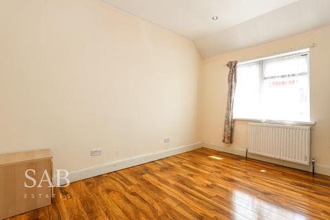 4 bedroom house to rent, Ruislip Road, Northolt, UB5