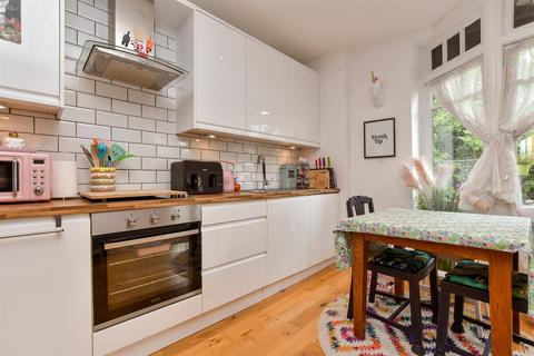 2 bedroom flat for sale, Beynon Road, Carshalton, Surrey