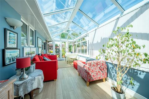 2 bedroom bungalow for sale, High Ash Crescent, Leeds, West Yorkshire