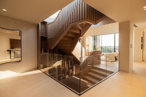 4 bedroom flat for sale, 1 Lewis Cubitt Square, King's Cross, London, N1C