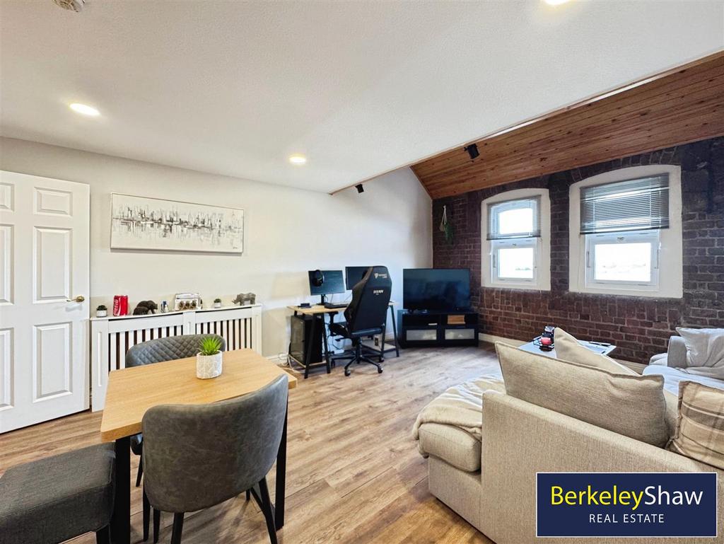 Living area (2)