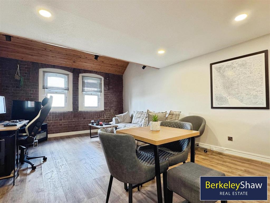 Living area (3)