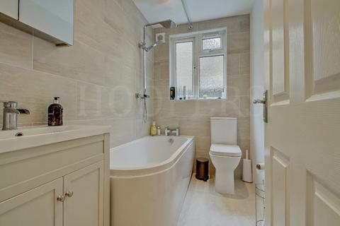 2 bedroom ground floor flat for sale, Chapter Road, London, NW2