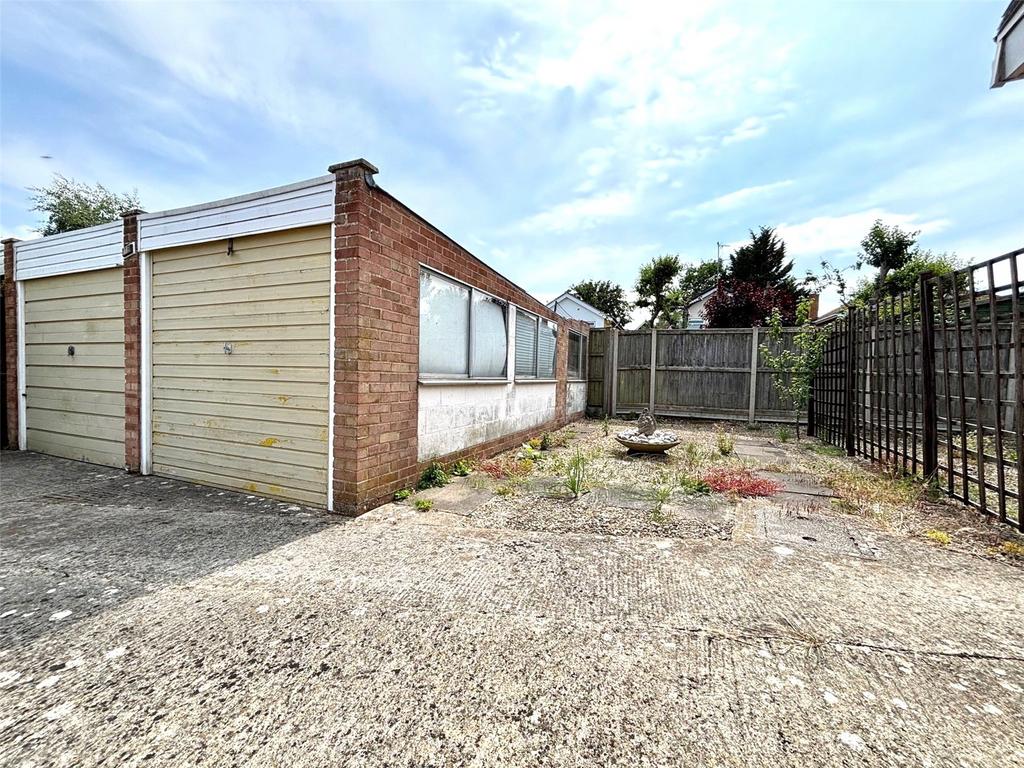 Garages &amp; Parking
