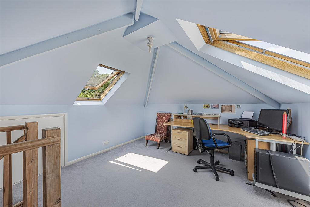 Loft room/Office