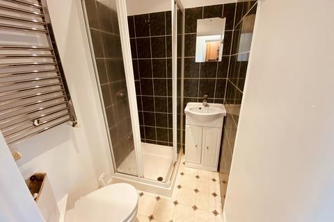 1 bedroom in a flat share to rent, Holloway N7
