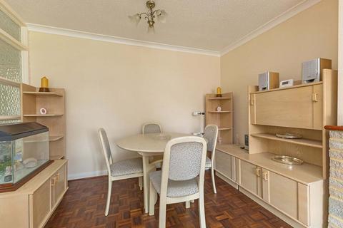 2 bedroom semi-detached bungalow for sale, Maidenhead SL6