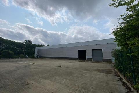 Warehouse to rent, Kingsmark Fwy Bradford BD12 7HW