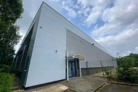 Warehouse to rent, Kingsmark Fwy Bradford BD12 7HW
