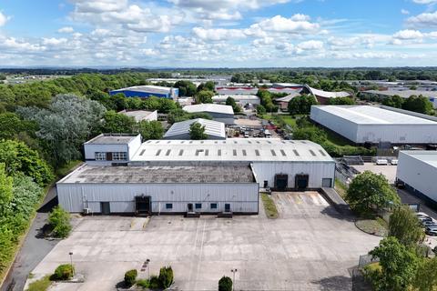 Distribution warehouse to rent, 23 Kingsland Grange Warrington WA1 4RW