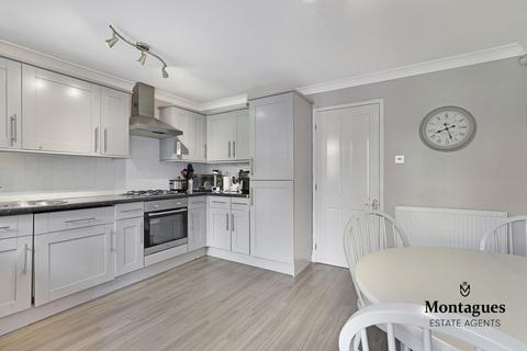 17 Beaufort Close, North Weald, Epping, CM16 6JZ