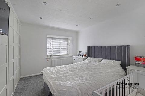 17 Beaufort Close, North Weald, Epping, CM16 6JZ