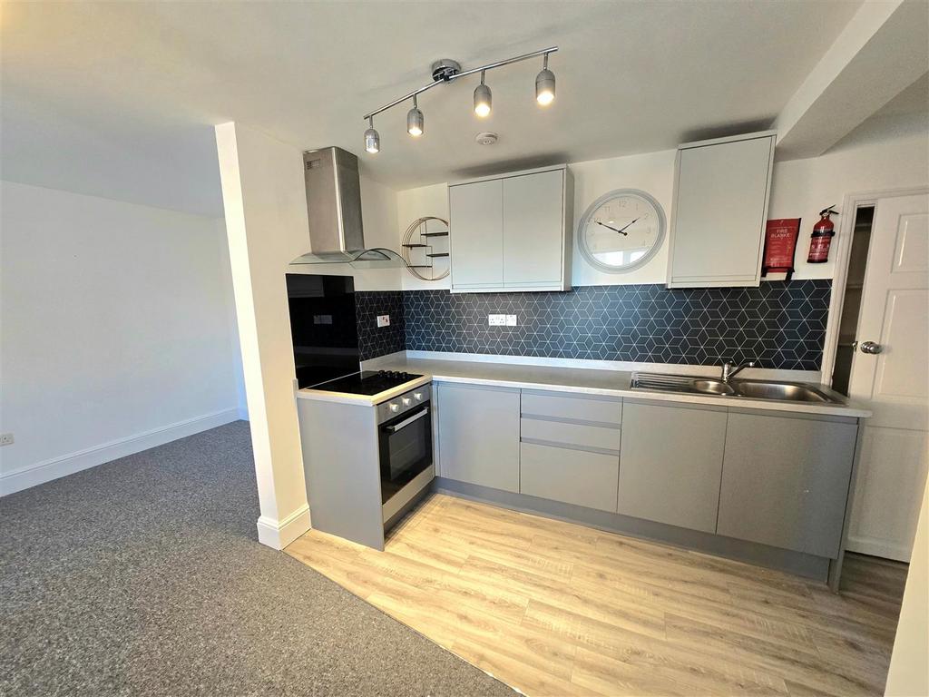Kitchen area.jpg