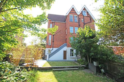 3 bedroom flat for sale, Meads Road, Eastbourne, BN20 7ET