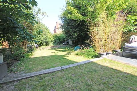 3 bedroom flat for sale, Meads Road, Eastbourne, BN20 7ET