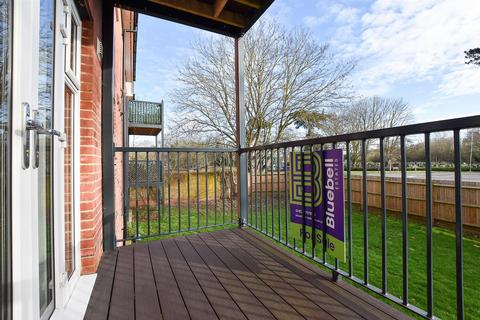 2 bedroom flat for sale, Danes Court, Hengist Drive, Aylesford
