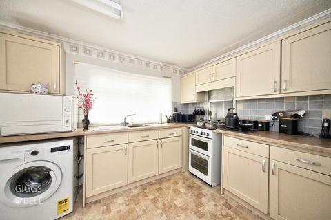 2 bedroom park home for sale, Woodside Home Park, Woodside, Luton, Bedfordshire, LU1