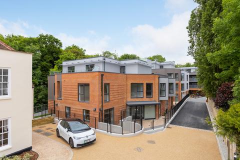 1 bedroom retirement property to rent, Kingston Road, Ewell Village, Surrey, KT17