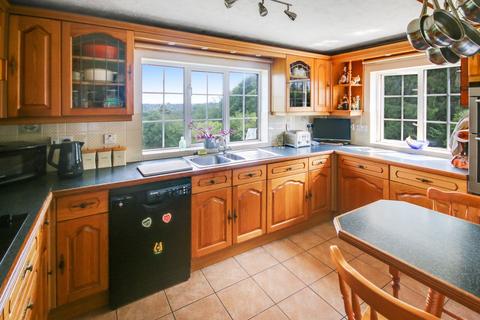 4 bedroom detached house for sale, Saint Hill Road, East Grinstead, RH19