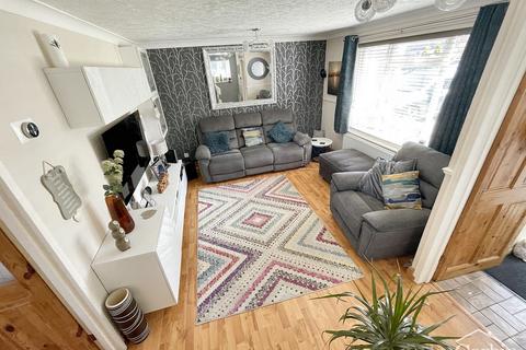 3 bedroom end of terrace house for sale, Littlemoor Avenue, Bournemouth, BH11 8