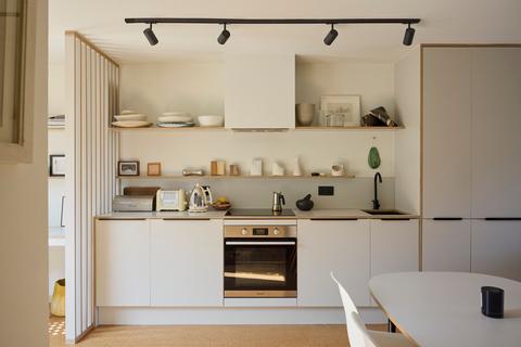 84 Gibbon Road, London, SE15 3XL
