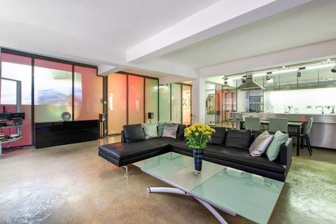 2 bedroom flat for sale, Gullivers Wharf, Wapping, London, E1W