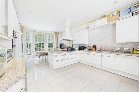 undefined, Winnington Road, N2