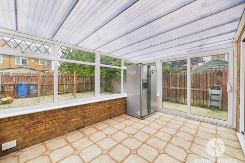 2 Faroes Close, Blackburn, BB2 3EL