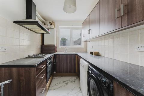 4 bedroom terraced house for sale, Winvale, Slough SL1