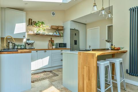 23 Bridge Road, Haslemere, GU27 2AY