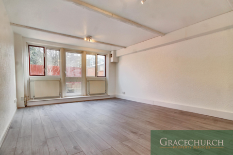 3 bedroom maisonette for sale, Griffin Road, Tottenham N17 6HX