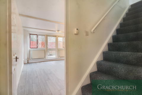 3 bedroom maisonette for sale, Griffin Road, Tottenham N17 6HX