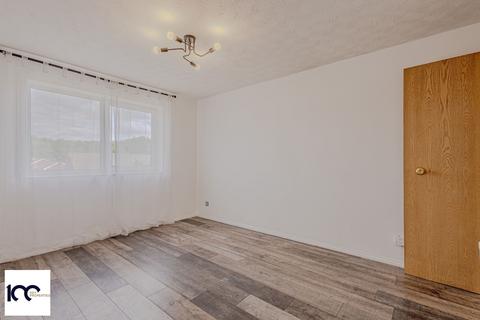 1 bedroom flat to rent, Dunnock Road, London