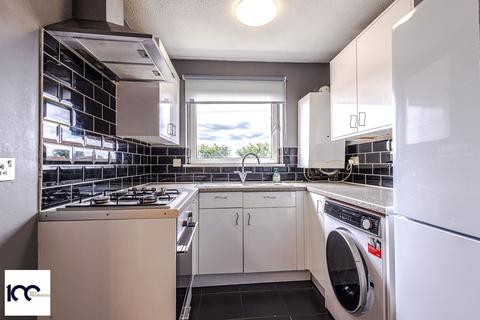 1 bedroom flat to rent, Dunnock Road, London