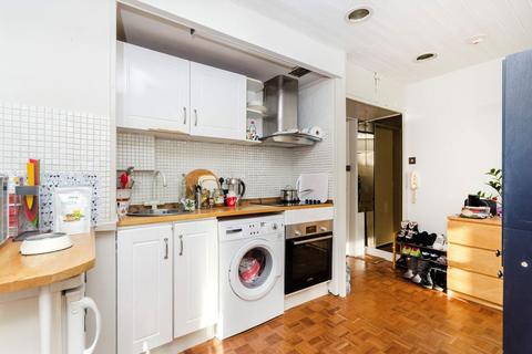 1 bedroom flat for sale, Lancaster Gate, London W2