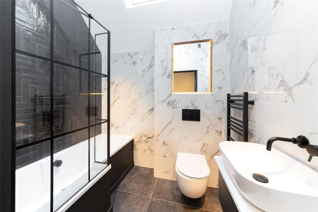 Principal Bathroom