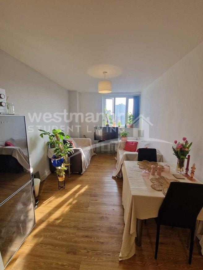 Charlesworth-house-le1-1gs-981843