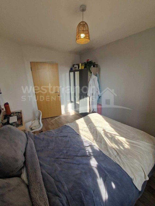 Charlesworth-house-le1-1gs-981853