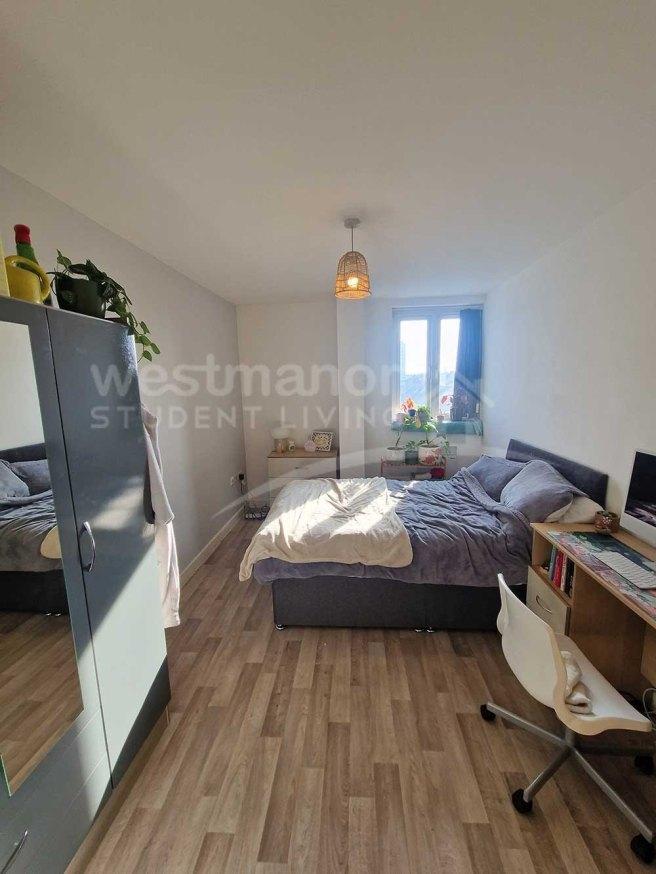 Charlesworth-house-le1-1gs-981854