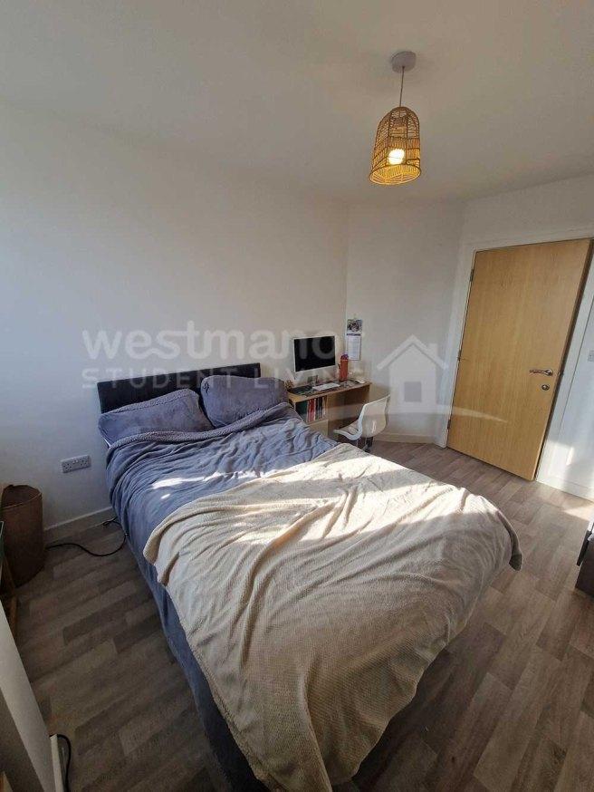 Charlesworth-house-le1-1gs-981852