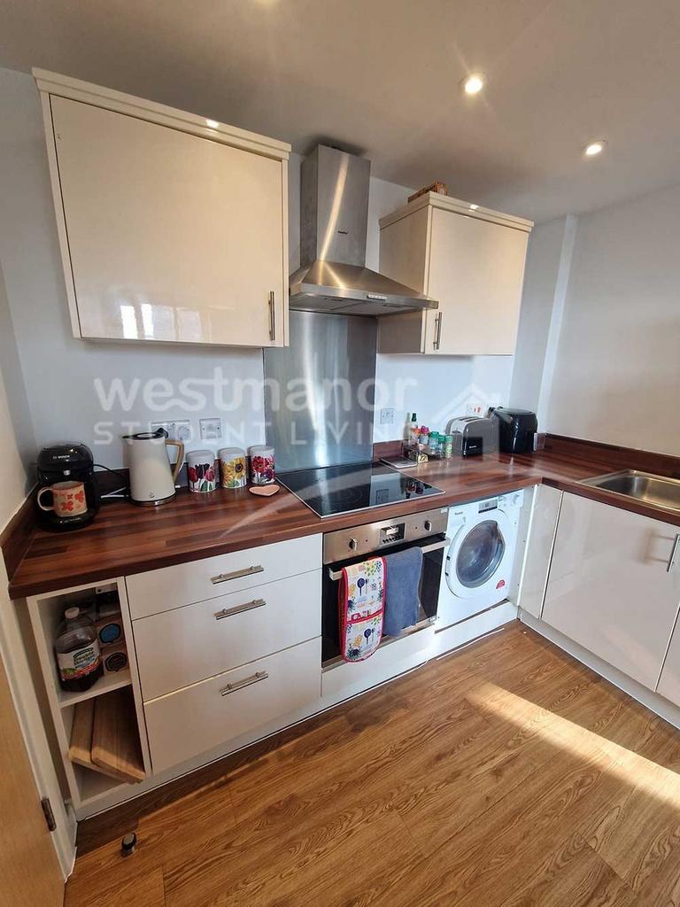 Charlesworth-house-le1-1gs-981846