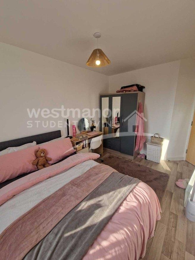 Charlesworth-house-le1-1gs-981849