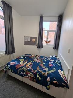 1 bedroom in a house share to rent, Sangha House