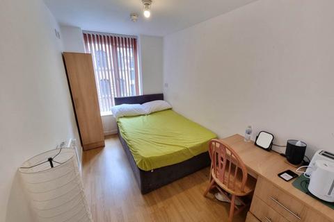 1 bedroom in a flat share to rent, 132 Sunbridge Road , Bradford , West Yorkshire