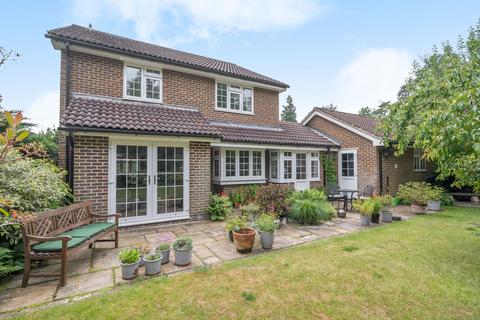 19 Windy Wood, Godalming, GU7 1XX