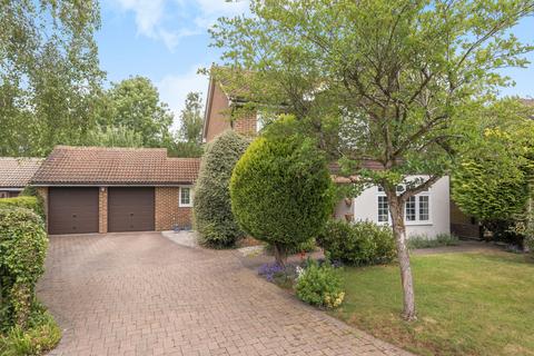 19 Windy Wood, Godalming, GU7 1XX