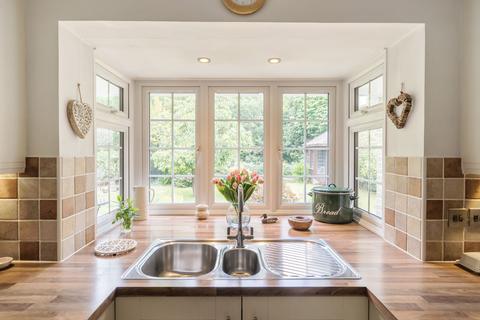 19 Windy Wood, Godalming, GU7 1XX